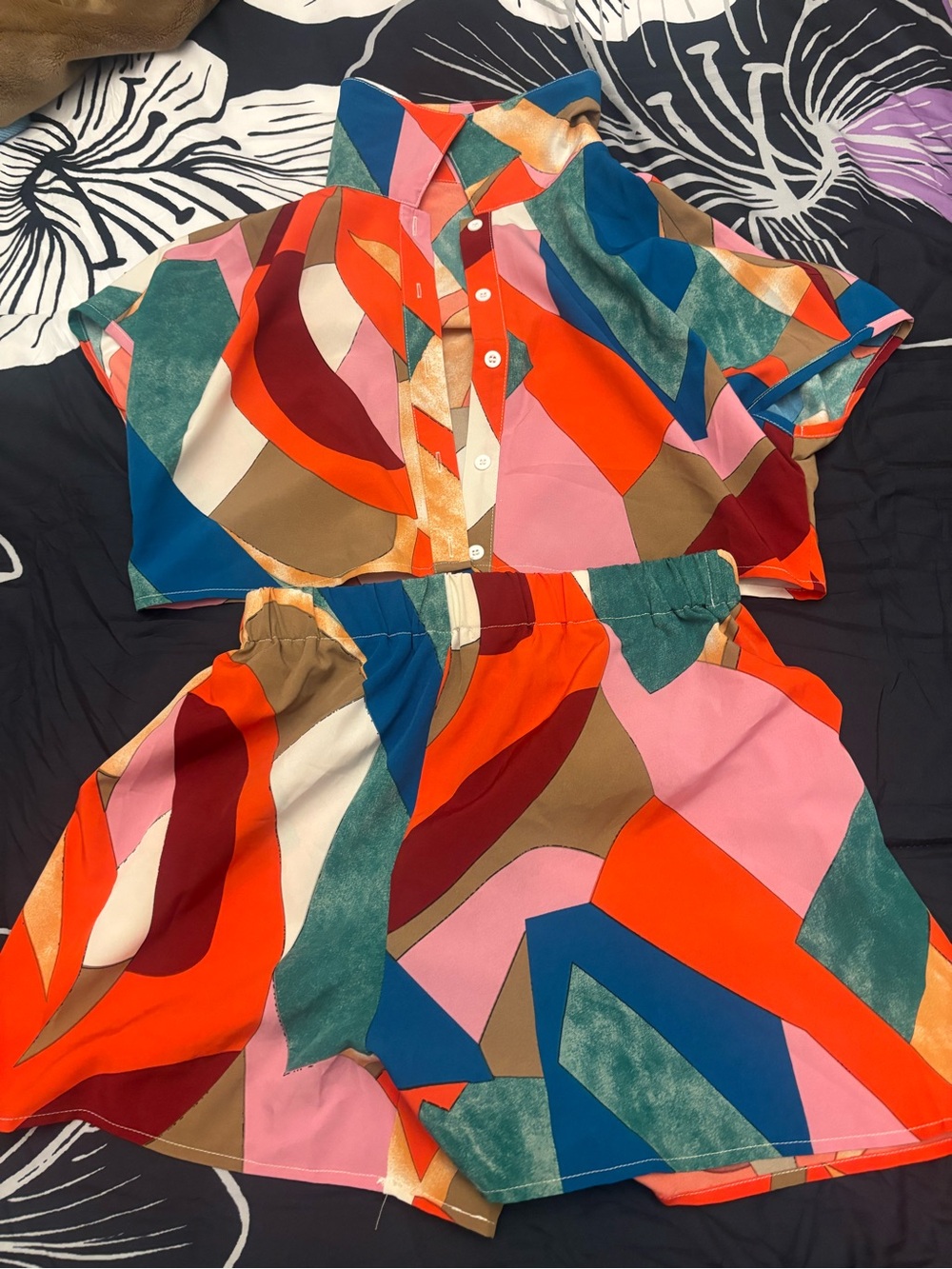 SHEIN Multicolor Abstract Colorblock Button-Up Crop Top & Shorts Set